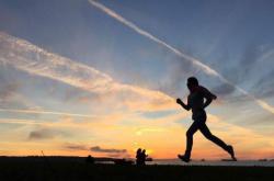 早起的人，比熬夜更可怕